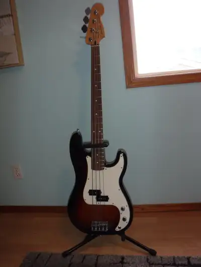 Fender Precision Bass, View more