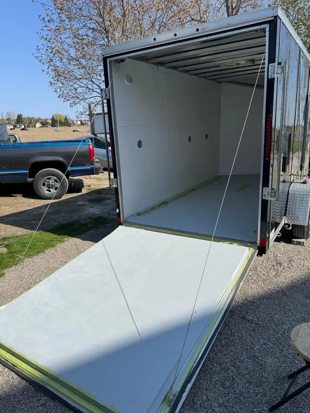 like new 6x12 in Cargo & Utility Trailers in Barrie - Image 6