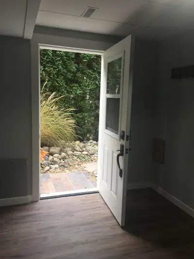 -Two bedrooms, one bath. -Bus stop in walking distance. -Hydro, heat and water included. -No pet. -N...