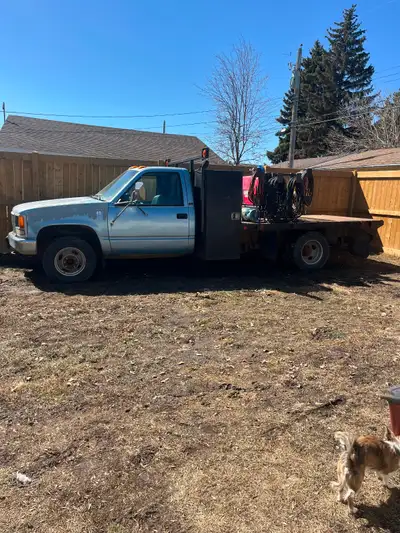 93 gmc 3500 2 wheel drive 4 speed manual 305g ranger cables + remote. Spare truck with potential. As...