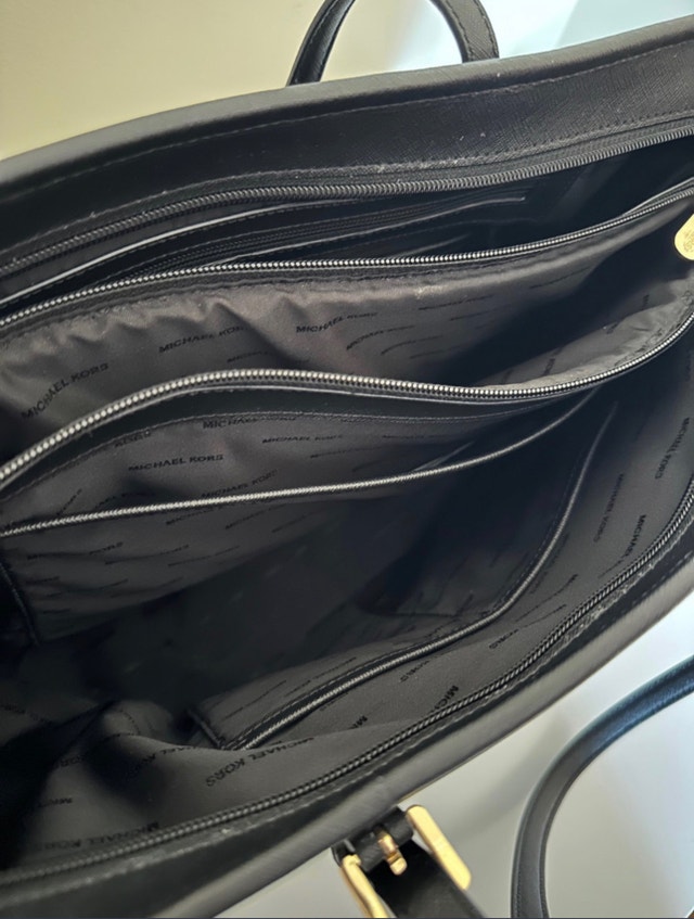 Micheal Kors 2 in 1 leather and tote bag for sale Women's Bags