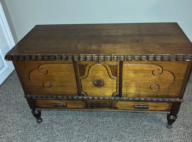Antique Chest & Beautiful Quality Furniture Estate Collection in Dressers & Wardrobes in Brantford - Image 6