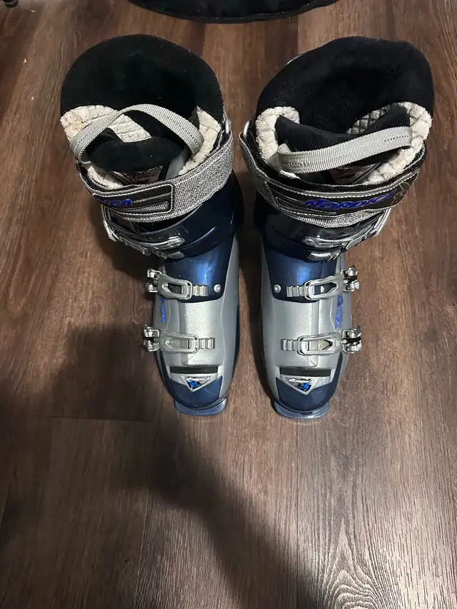 Nordica FSE ski boots in Ski in Nelson - Image 3
