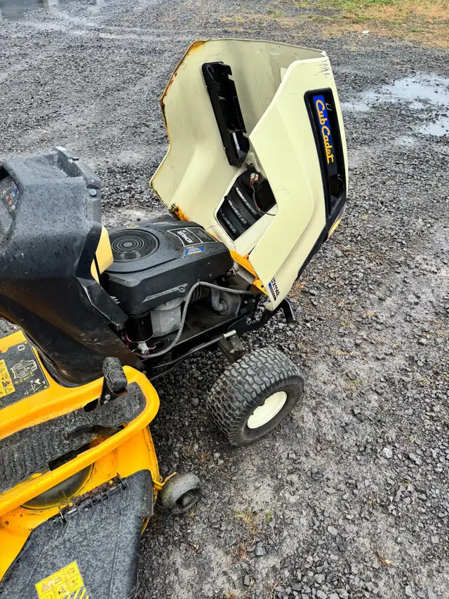 tracteur a gazon cub cadet LTx1142 hydrostatique in Lawnmowers & Leaf Blowers in Trois-Rivières - Image 4