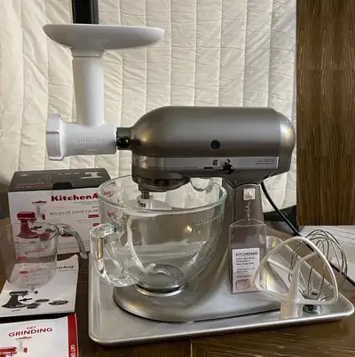 KitchenAid Architect Stand Mixer, KSM150AGBC New Stand mixer. Comes with 5-quart glass mixing bowl,...