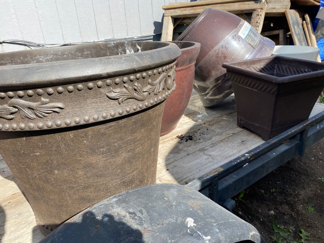 Patio planters and plant pots  in Outdoor Décor in Banff / Canmore - Image 3