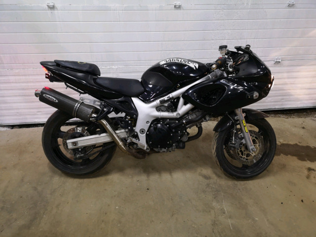 PARTING OUT 2001 Suzuki SV650S in Motorcycle Parts & Accessories in Moncton