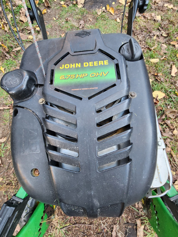 John Deere Commercial Self Propelled Zero Turn Lawnmower 6.75 HP in Lawnmowers & Leaf Blowers in Windsor Region - Image 2