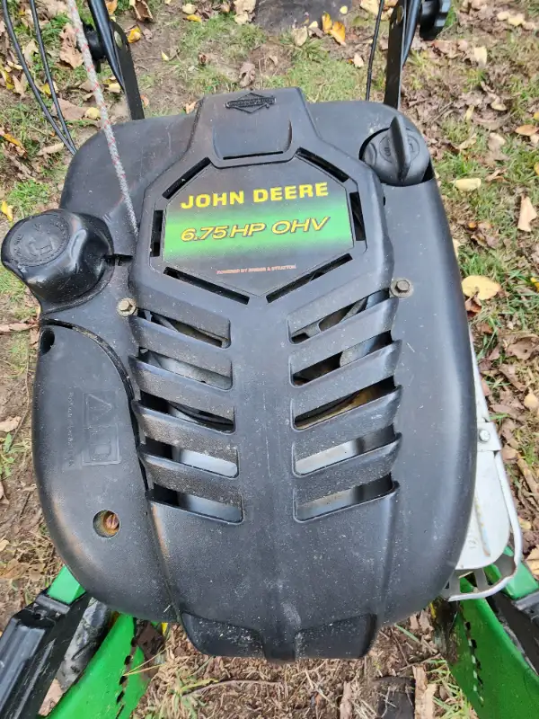 John Deere Commercial Self Propelled Zero Turn Lawnmower 6.75 HP in Lawnmowers & Leaf Blowers in Windsor Region - Image 3