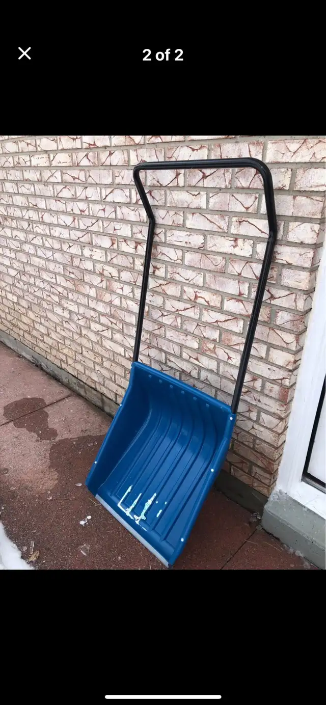 Snow shovel like new  in Snowblowers in Windsor Region - Image 3