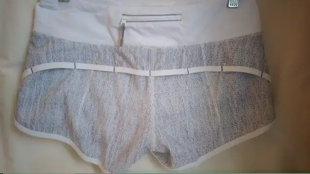 Lululemon Run Speed Short Wee Are From Space White Combo in Women's - Bottoms in City of Toronto - Image 3