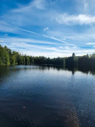 TURNKEY Beautiful Waterfront Home or Cottage on Lac des Iles, chemin vezeau, st-emile-de-suffolk, qc...