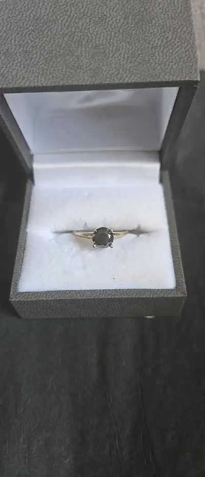 3/4 carat, titanium, size 7, asking $565.00, open to reasonable offers,pick up in Harbour Landing, c...
