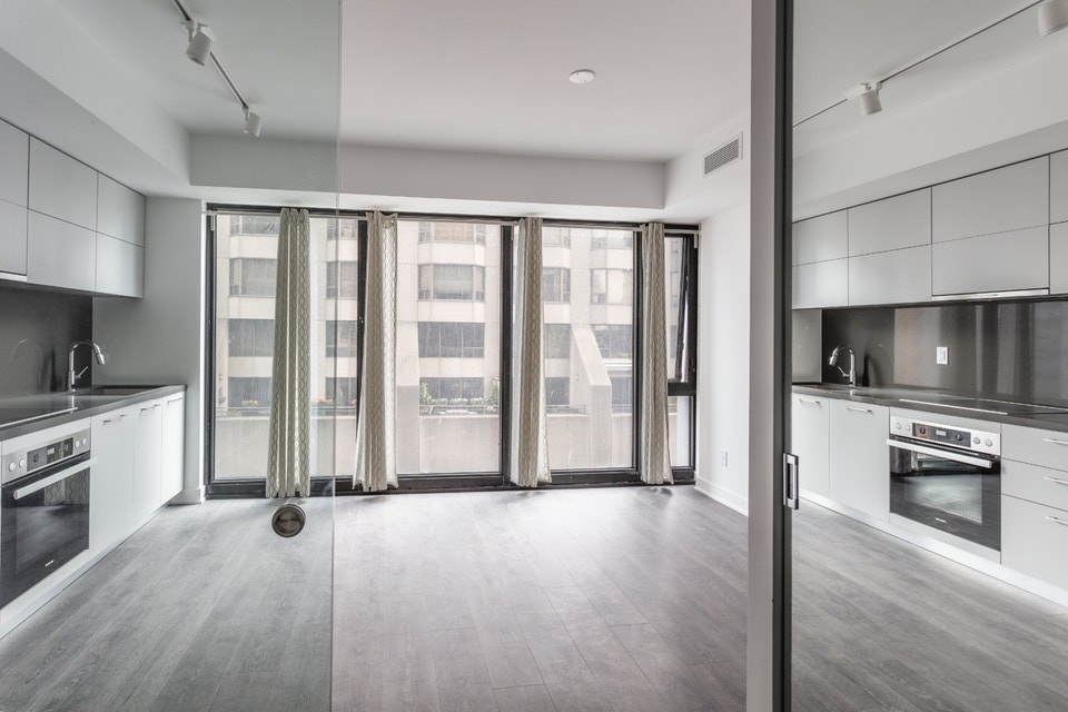 Stunning condo on Yorkville 3