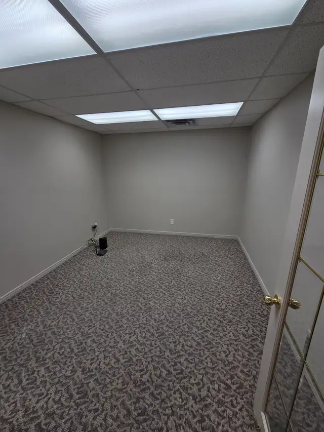 Professional office space in Commercial & Office Space for Rent in Oakville / Halton Region - Image 7