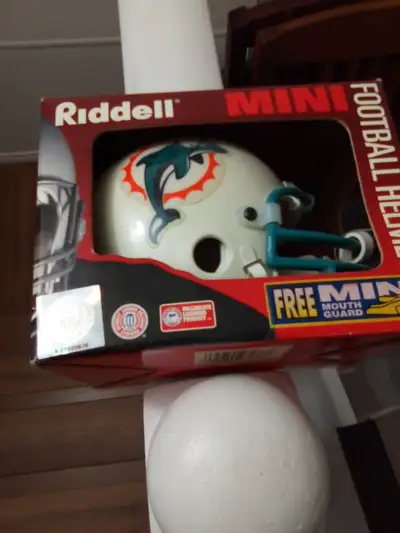 Riddell Mini Football Helmut - Miami Dolphins, View more