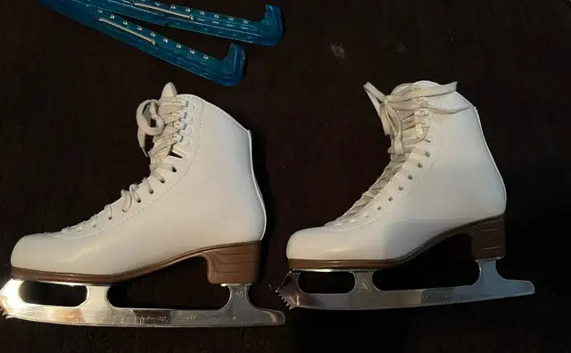 Patins pour femme / Women skates in Skates & Blades in Gatineau - Image 6