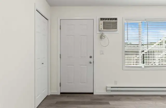 Pet-Friendly 2BR Townhouse with New Flooring & In-Unit Laundry in Long Term Rentals in Vernon - Image 3