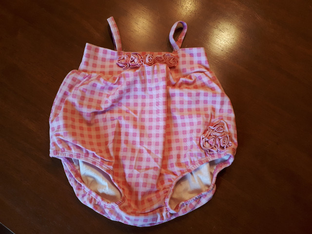 Bébé fille 6-9 mois: Maillot de bain dans Vêtements - 6 à 9 mois  à Longueuil/Rive Sud