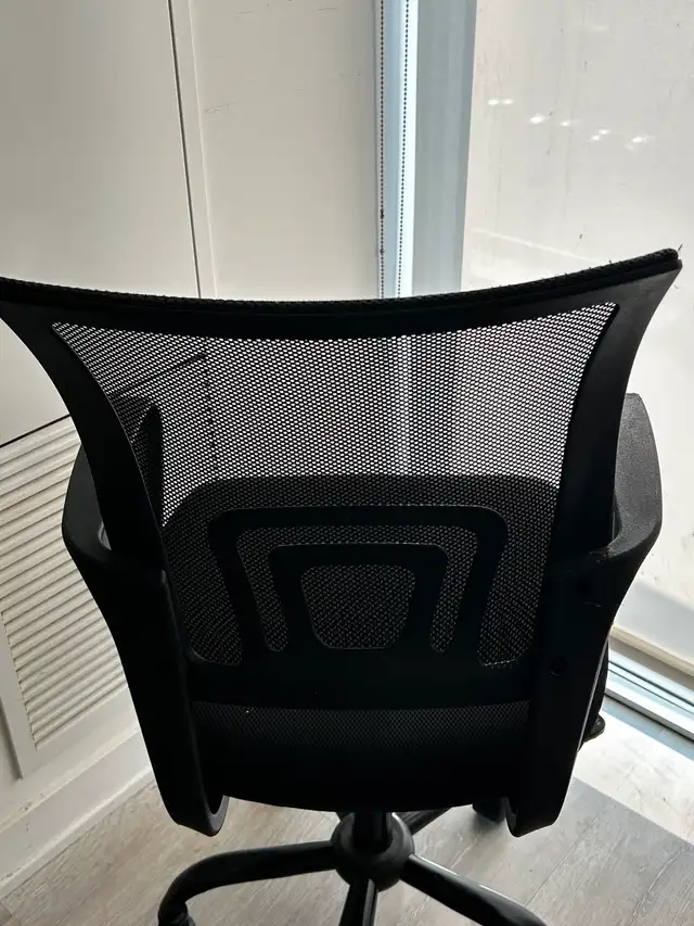 computer Chair in very good condition  in Chairs & Recliners in Mississauga / Peel Region - Image 2