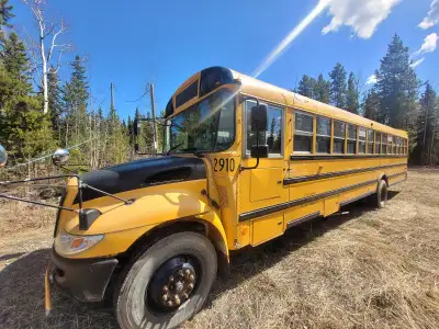 2013 international 72 passenger school bus, has the maxxforce and Allison automatic, with air brakes...