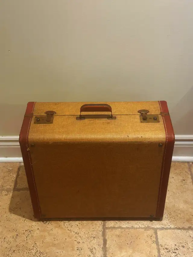 Old vintage suitcase or instrument case62863265382787121