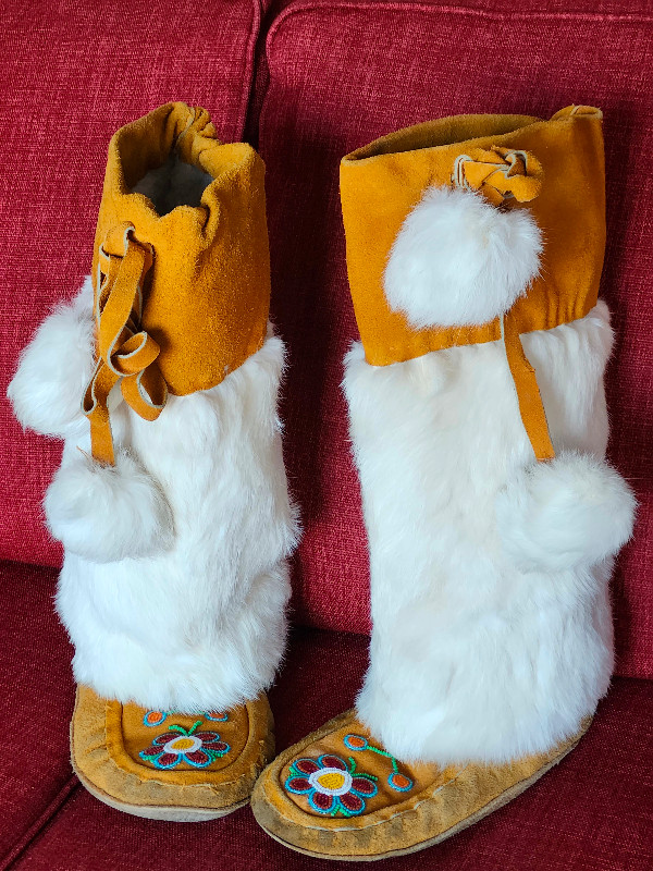 Vintage Beaded Leather & White Fur Mukluk 14"Calf Height) in Women's - Shoes in Winnipeg
