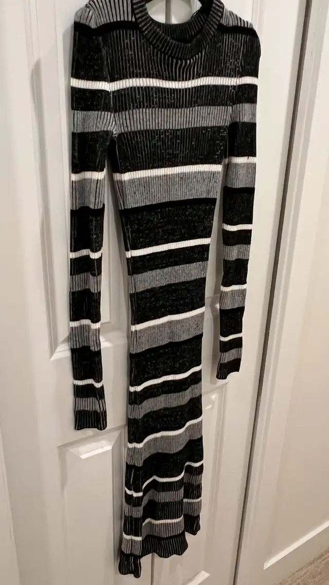 stretchy dress in Women's - Dresses & Skirts in Delta/Surrey/Langley - Image 2