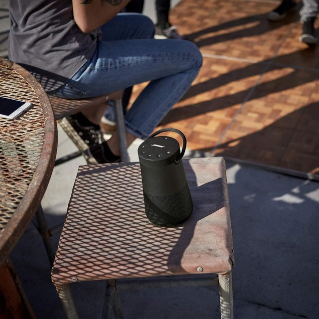 Bose SoundLink Revolve+ (Series II) Portable Bluetooth Speaker in Speakers in Ottawa - Image 3