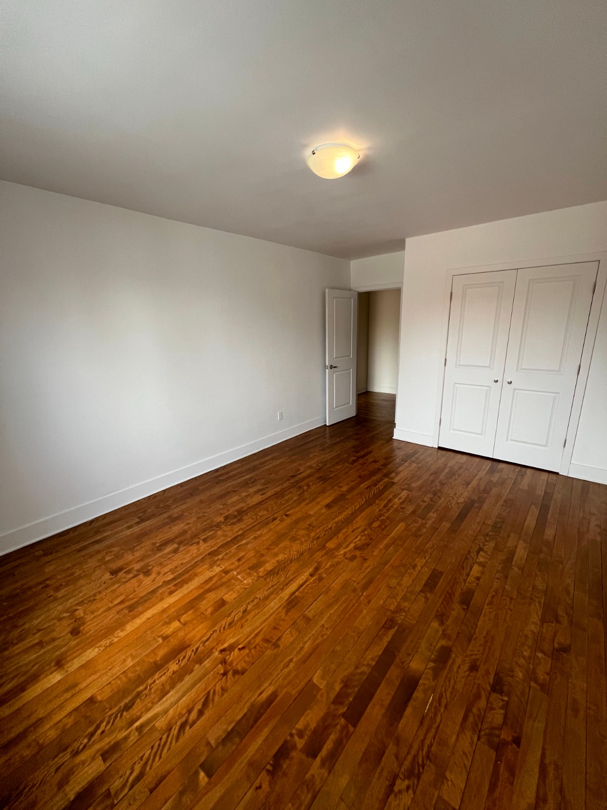 5½ Apartments Available (All Included) - A louer • For Rent — photo 3