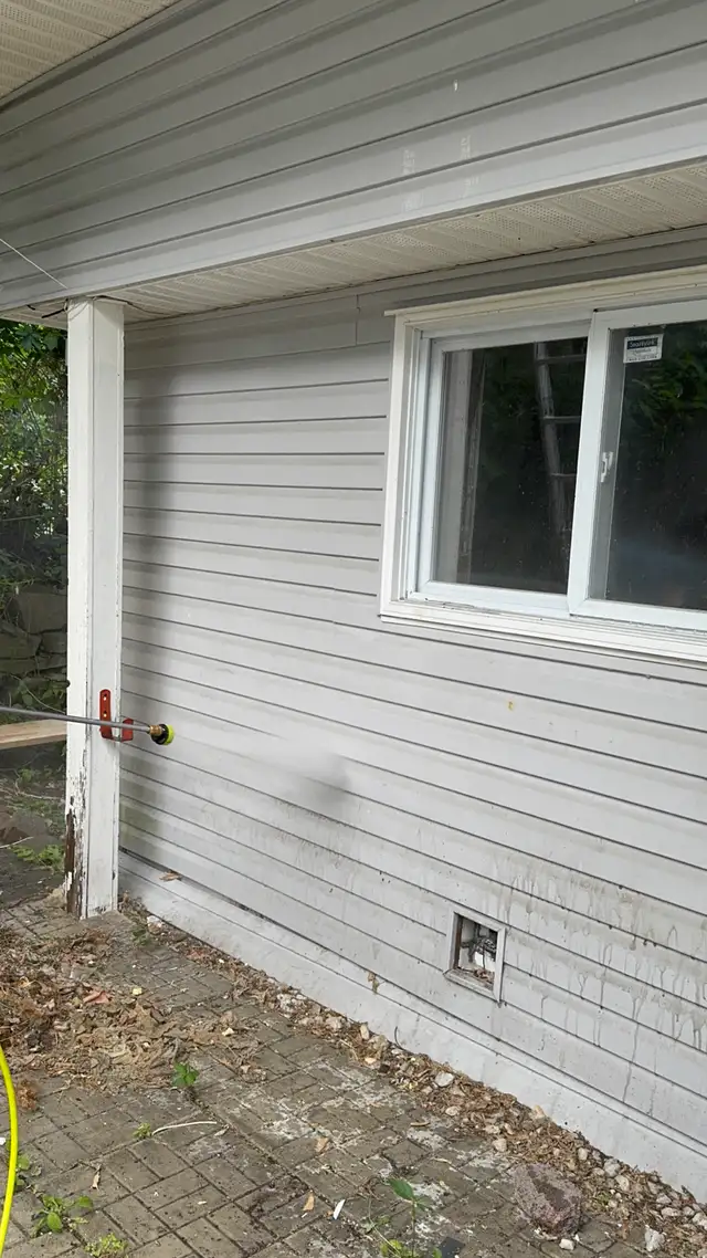 Pressure Washing – Siding, Decks, Driveways & More in Fence, Deck, Railing & Siding in Ottawa - Image 9