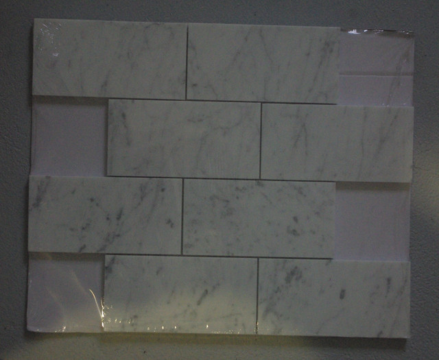 Tuile de marbre d'Italie, 3 X 6 po sur panneau de 12 X 14 po dans Planchers et murs  à Lanaudière