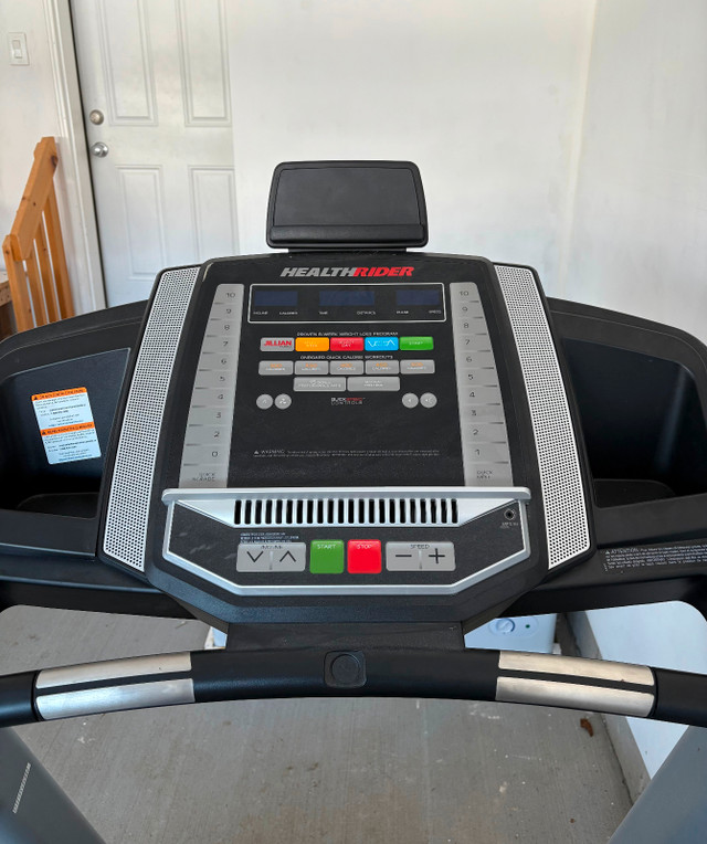 Healthrider H70T Folding Treadmill in Exercise Equipment in Ottawa