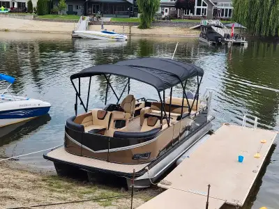 2022 24' Avalon LSV 2485 VRL with only 78 hours. All service has been done at seadog boat sales in s...
