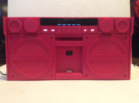 RARE IHOME IP4 PORTABLE FM STEREO BOOMBOX FOR IPHONE/IPOD PINK