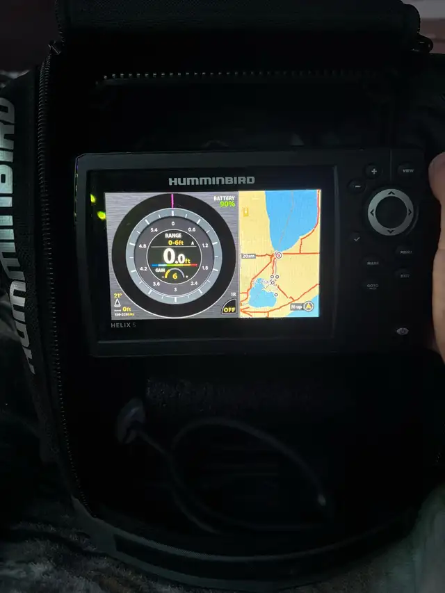 selling my hummingbird helix 5 chirp in Fishing, Camping & Outdoors in Sarnia - Image 3