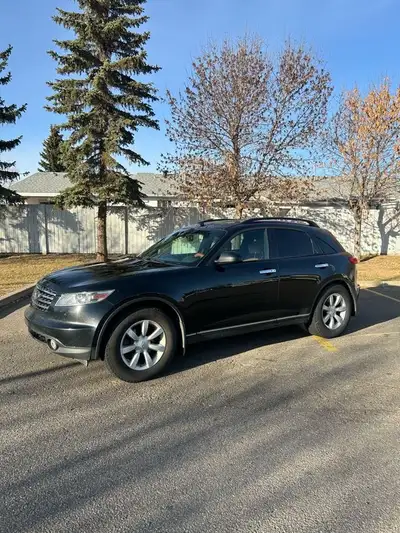 2004 Infiniti FX35 – AWD – $2500 Details: - 298,000 km - All-Wheel Drive - 3.5L V6 Engine - Automati...