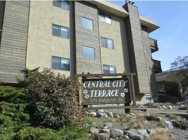 Pet Friendly - Huge 1-Bedroom + Den Apartment –  FOR RENT in Long Term Rentals in Kamloops - Image 2