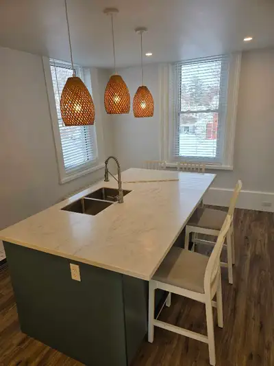 1 LG bedroom + den LG living room 2nd floor Quiet neighborhood 1 4 piece bath with washer and dryer...