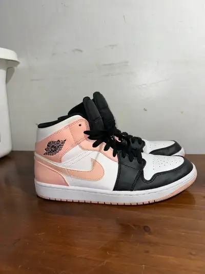 Air Jordan Mid Crimson Tint 2021 10.5 Mens, View more