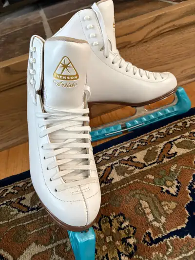 Women's Skates - Absolutely Mint, View more