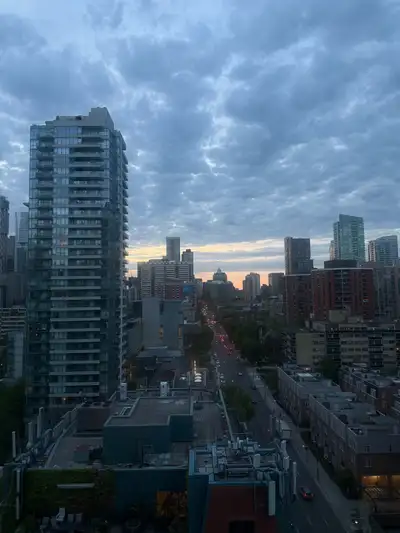 Private Furnished Room Available – Parkside Student Residence Downtown Toronto Private fully furnish...