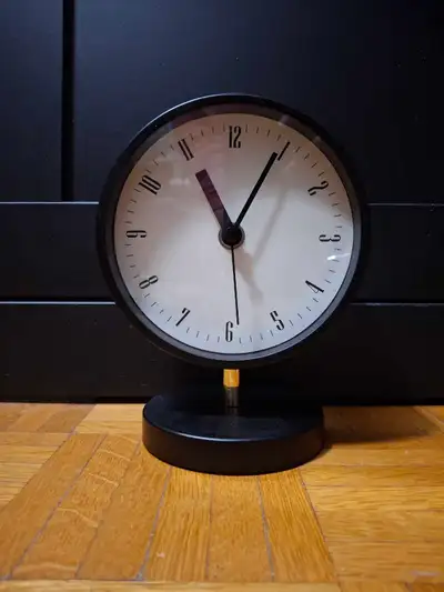 horloge de table / table clock, View more