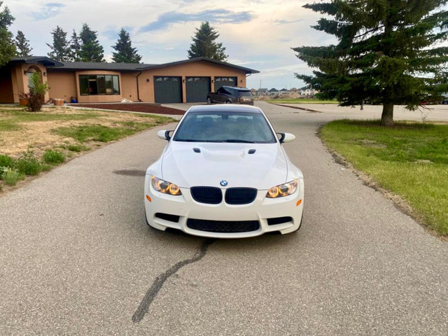 Immaculate 2011 BMW M3 Coupe, DCT, Low Km, No Accidents in Cars & Trucks in Calgary - Image 2