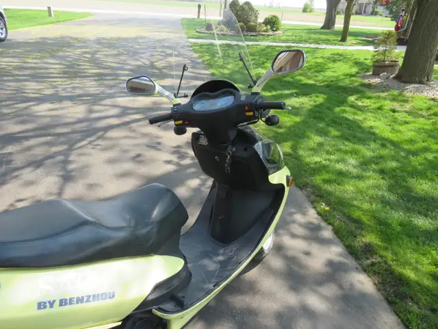 BENZHOU SAGA MOTORCYCLE in Scooters & Pocket Bikes in London - Image 6
