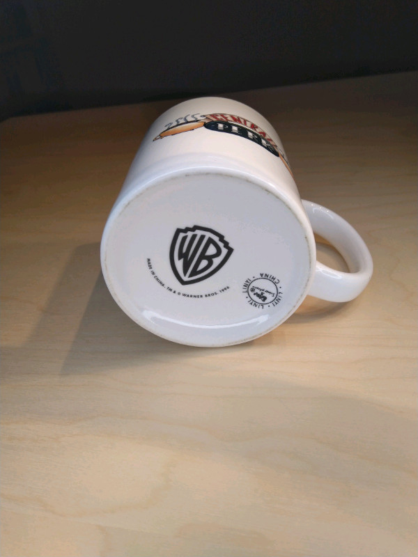 Licensed Friends Central Perk Coffee Mug in Arts & Collectibles in Winnipeg - Image 3