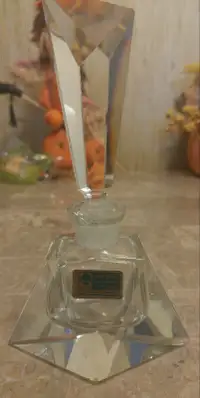 Vintage Crystal Perfume Bottle (Small Chip)