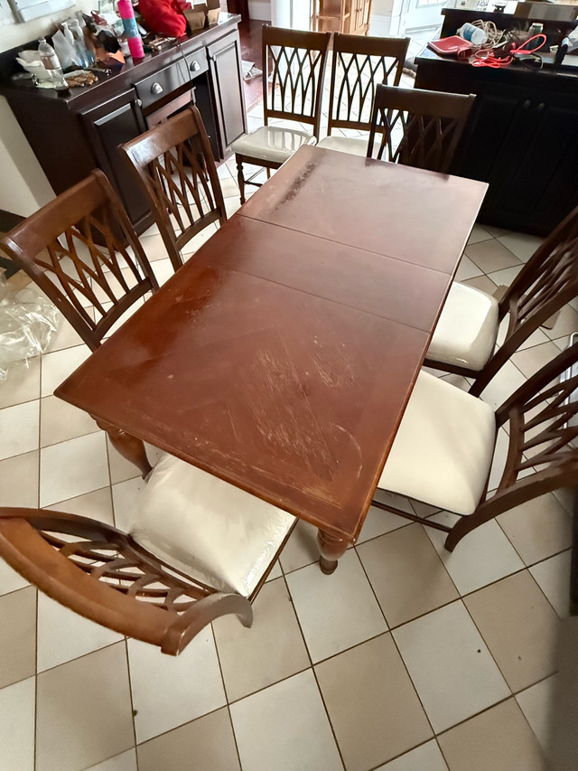 Dining table, with matching buffet, and 8 chairs  in Dining Tables & Sets in City of Halifax - Image 2