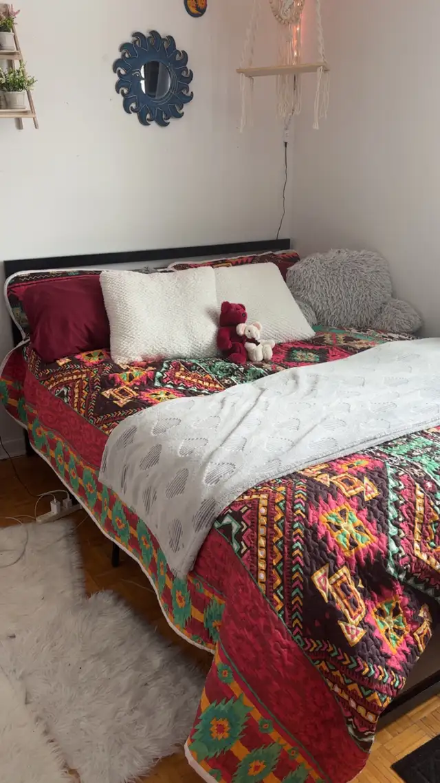 base de lit queen in Beds & Mattresses in Longueuil / South Shore - Image 2