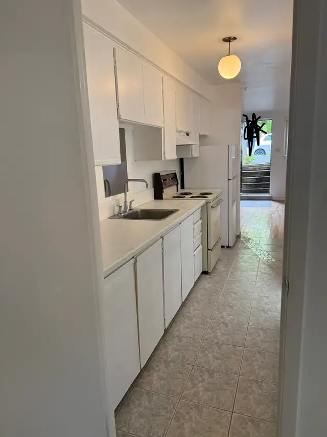 APARTMENT 3 1/2 BASEMENT FOR RENT NOV/26 in Long Term Rentals in City of Montréal - Image 5